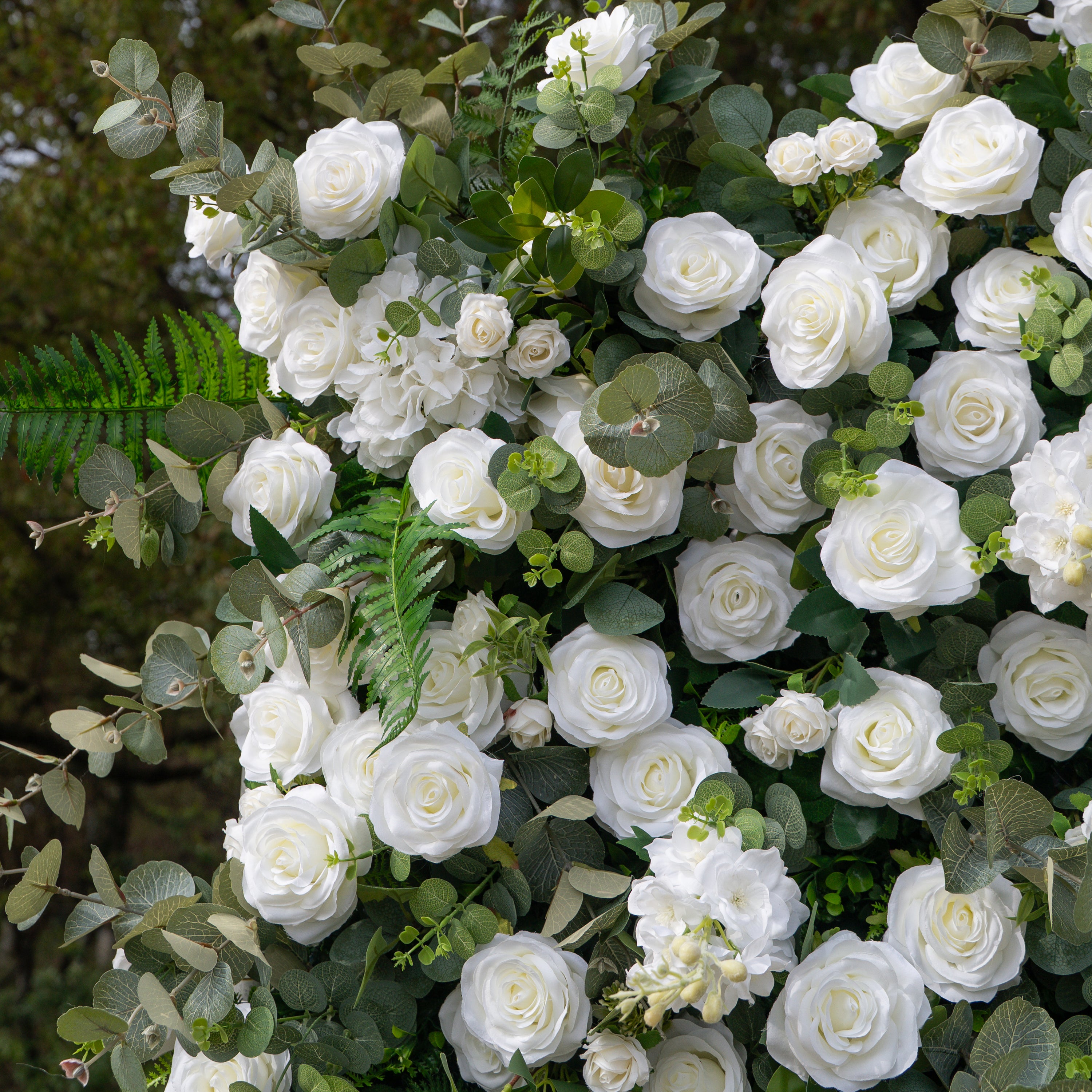 Orin: 5D Elegant White Silk Rose &amp; Greenery Wall Roll-Up Fabric Backdrop for Grand Garden Weddings &amp; Receptions