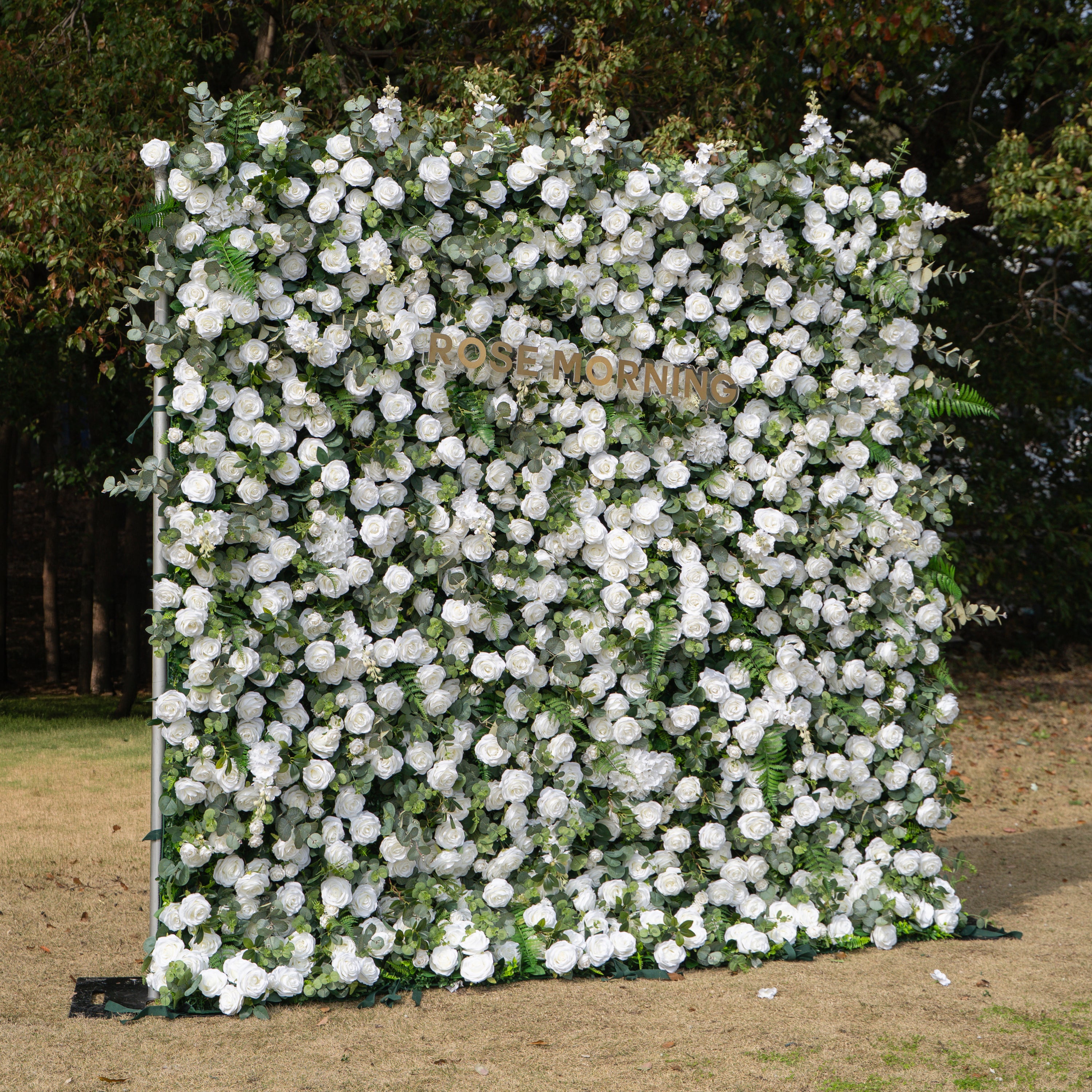 Orin: 5D Elegant White Silk Rose &amp; Greenery Wall Roll-Up Fabric Backdrop for Grand Garden Weddings &amp; Receptions