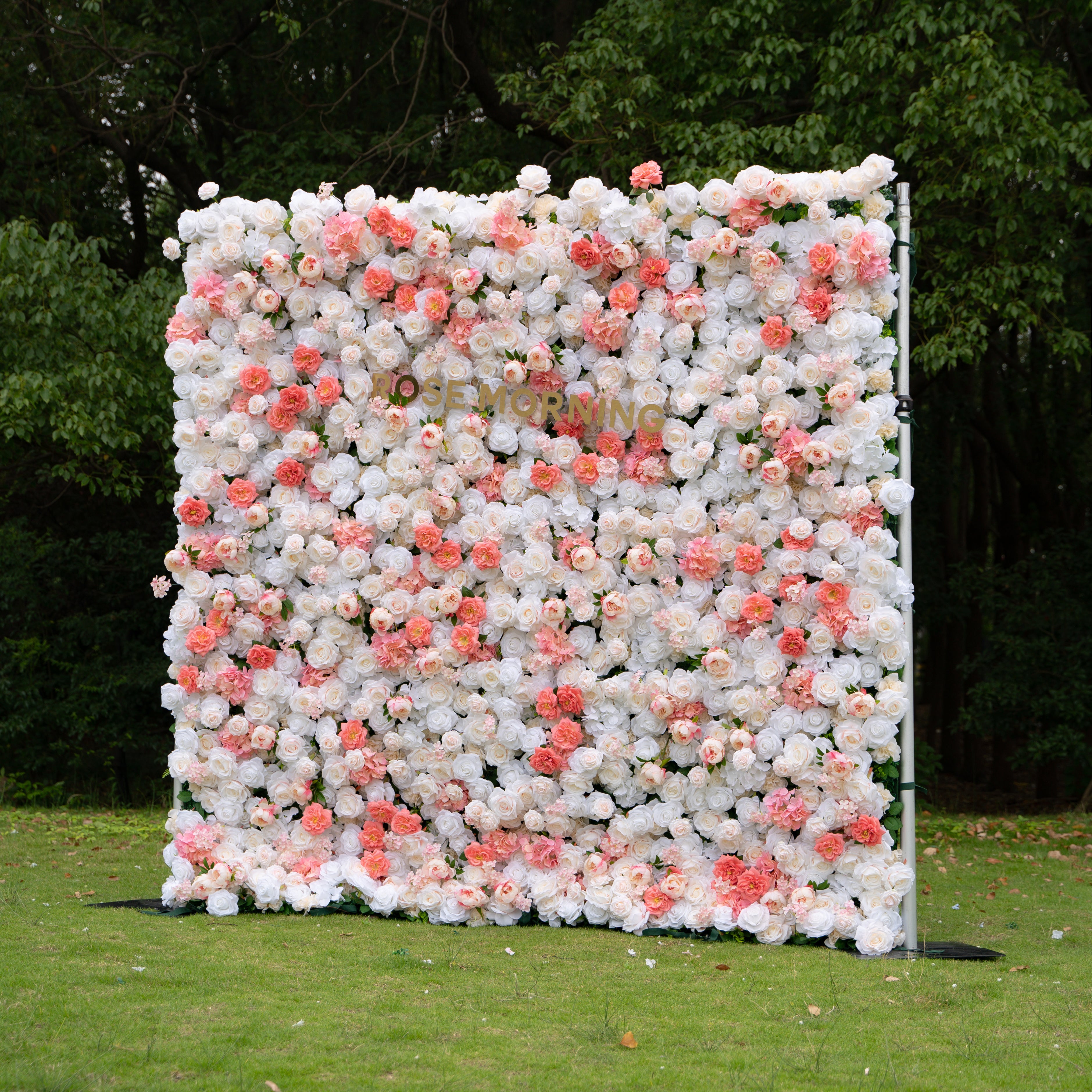 Reese：5D Fabric Artificial rolling up curtain flower wall