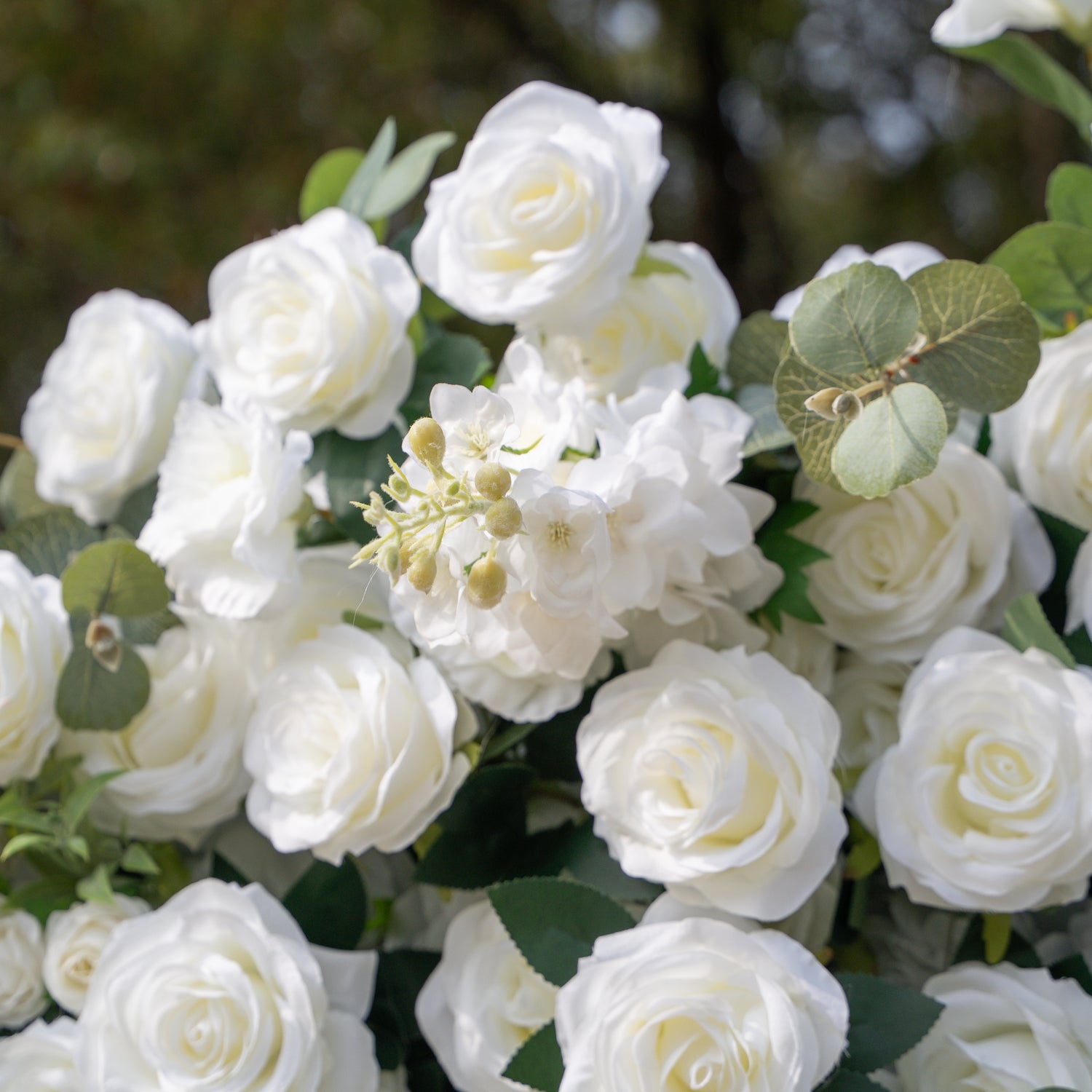 Sylas: 5D Luxury White Rose &amp; Forest Foliage Silk Floral Wall Roll-Up Fabric Backdrop for Elegant Garden Weddings &amp; Receptions