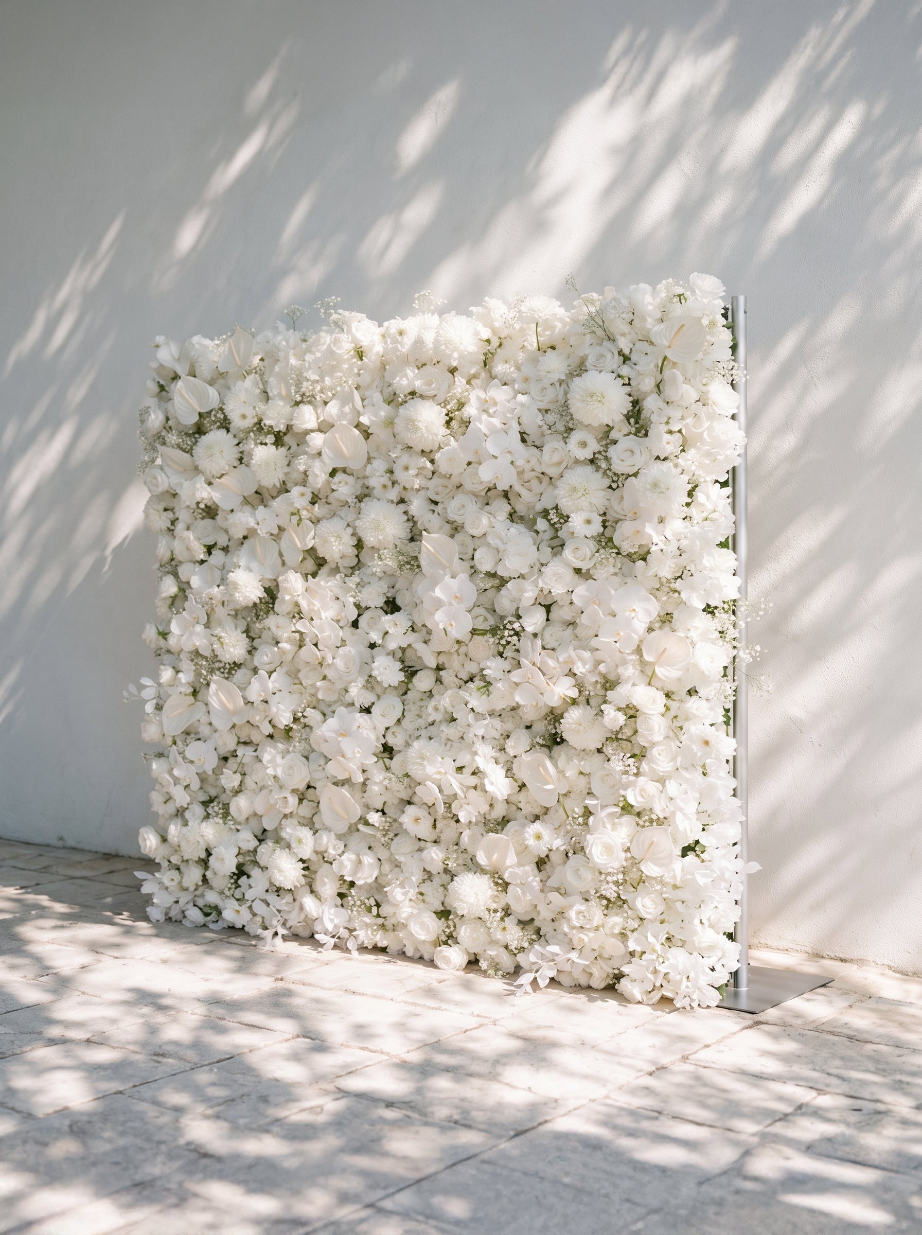 Opal：2026 Luxury 5D All-White Floral Wall with Greenery Roll-Up Backdrop for Rustic Garden Weddings