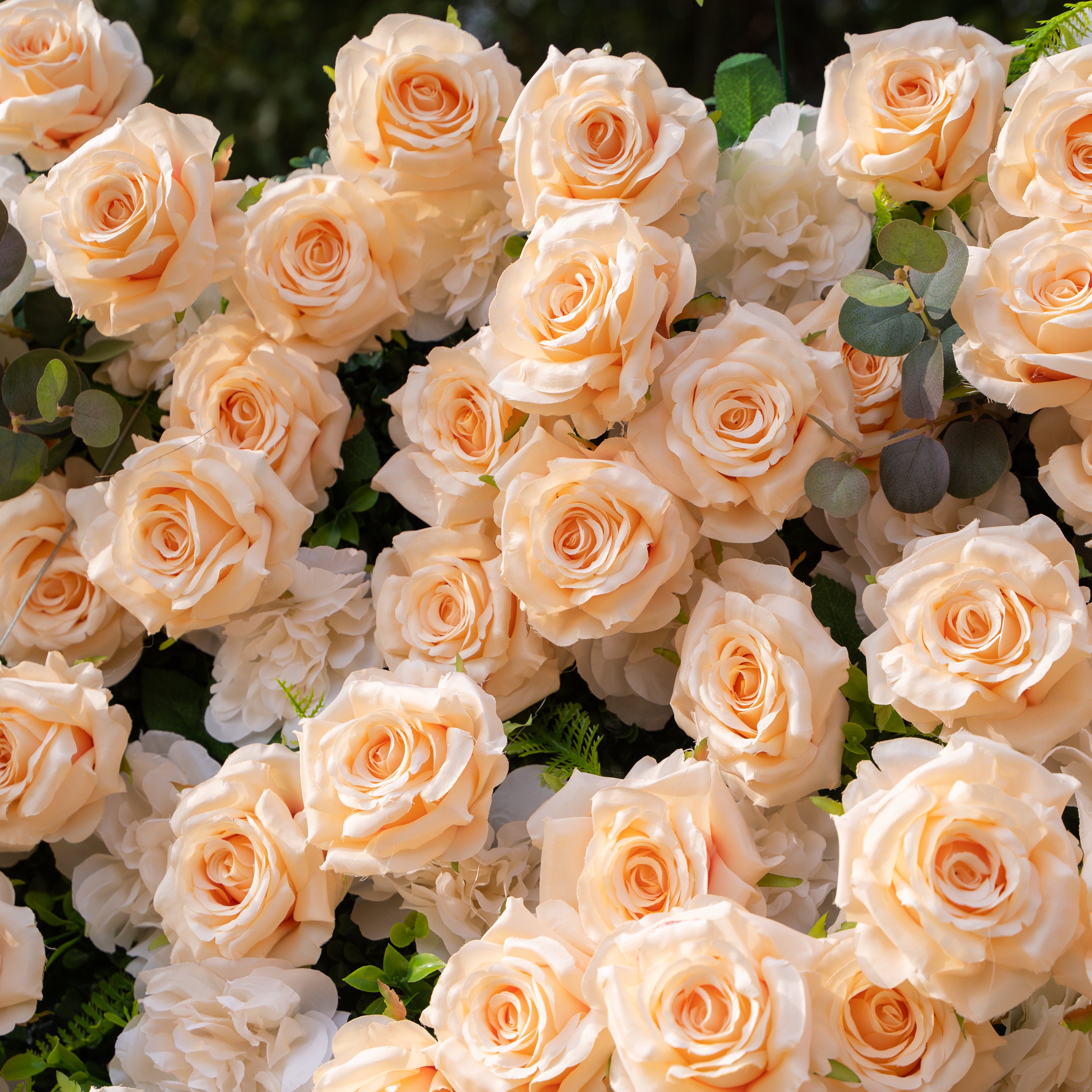 Zephyra: 3D Elegant Champagne Silk Rose Flower Wall Roll-Up Fabric Backdrop for Luxury Weddings &amp; Events