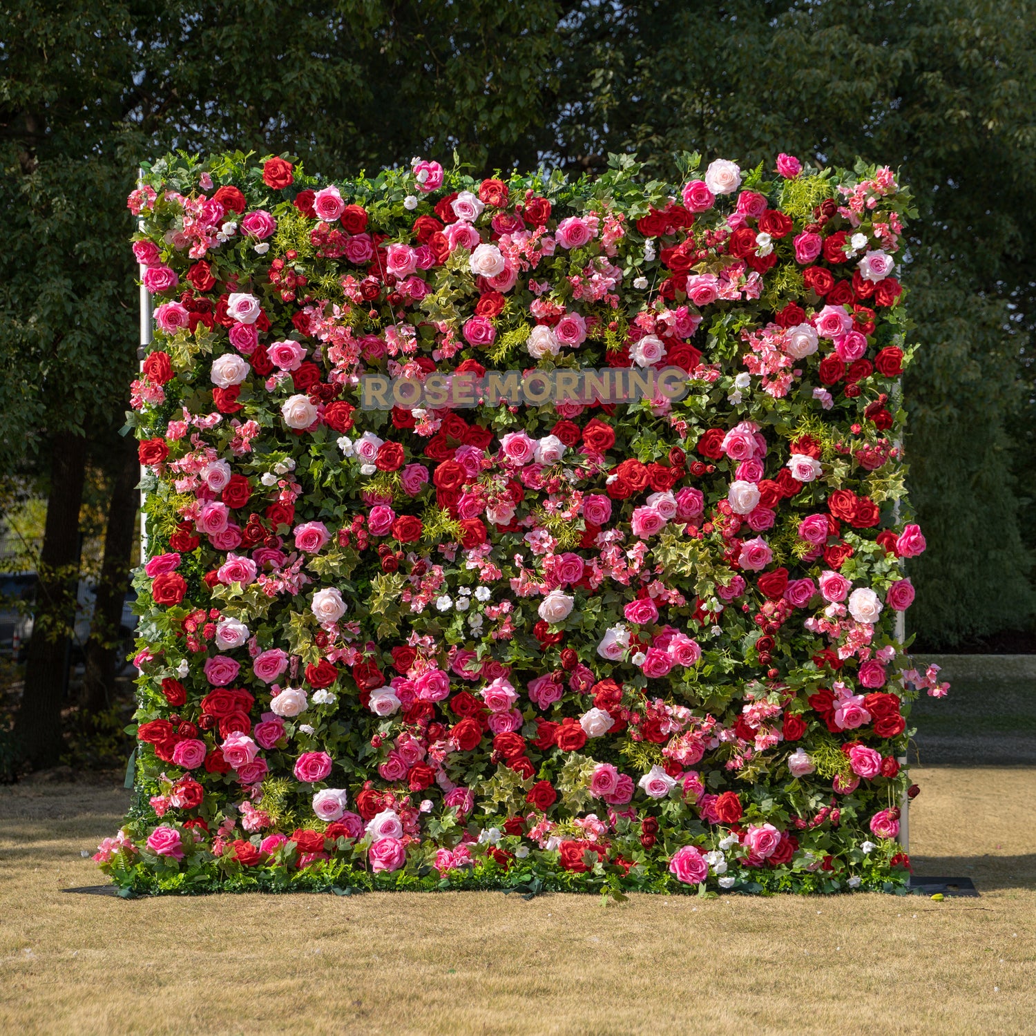 Zinfandel：3D Fabric Artificial rolling up curtain flower wall