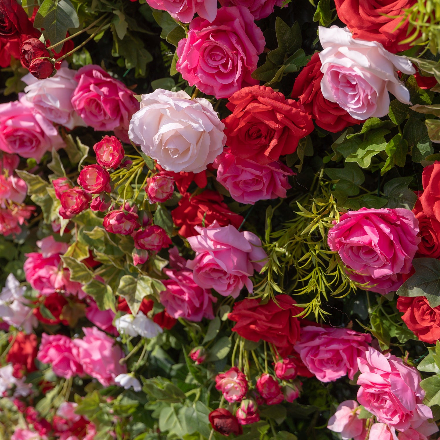 Zinfandel：3D Fabric Artificial rolling up curtain flower wall