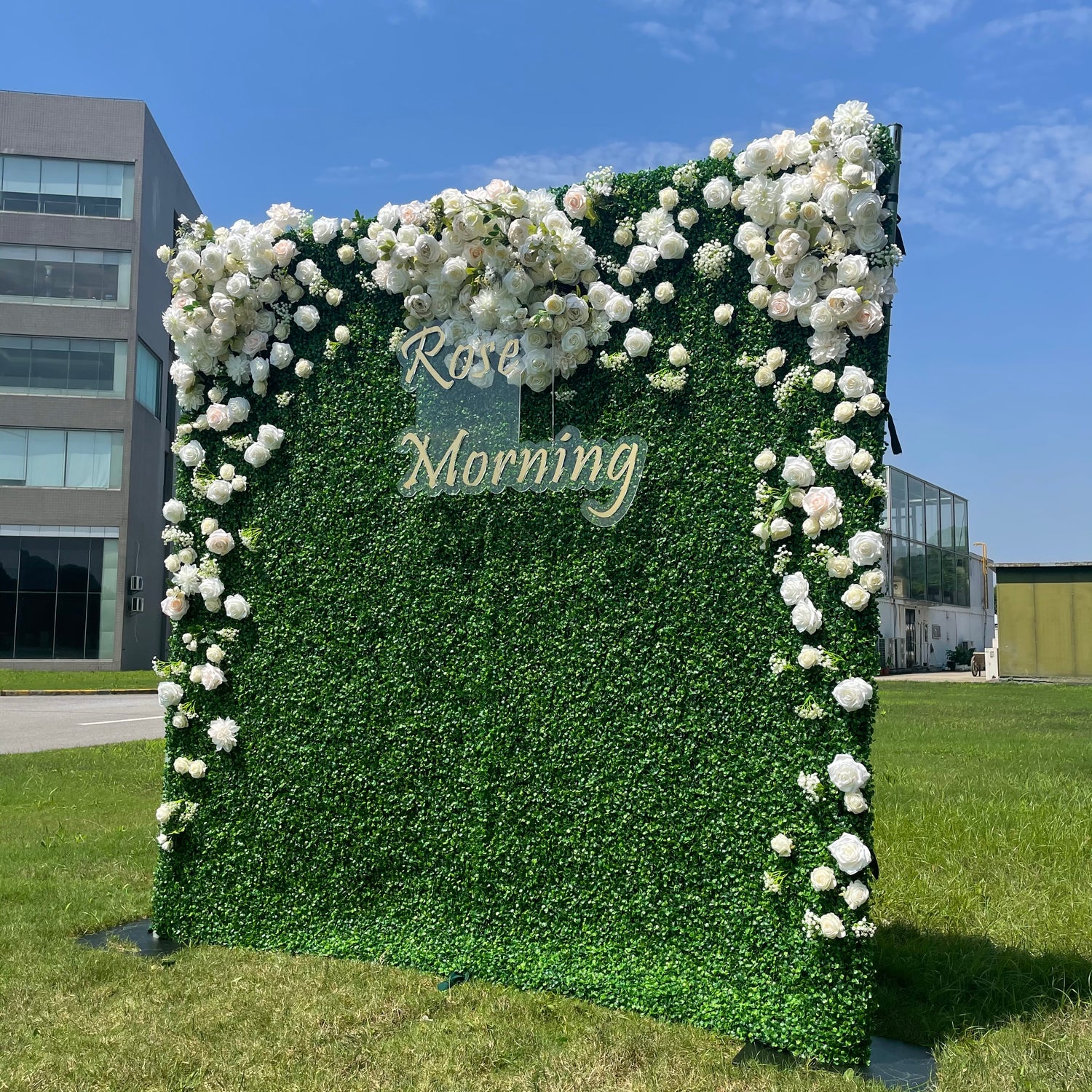 Rose Morning“The flower walls are made of artificial flowers in various colors, layered at different levels to create a lush, elegant and natural look. The exclusive zipper design and roll-up design make it easy to install and remove.”