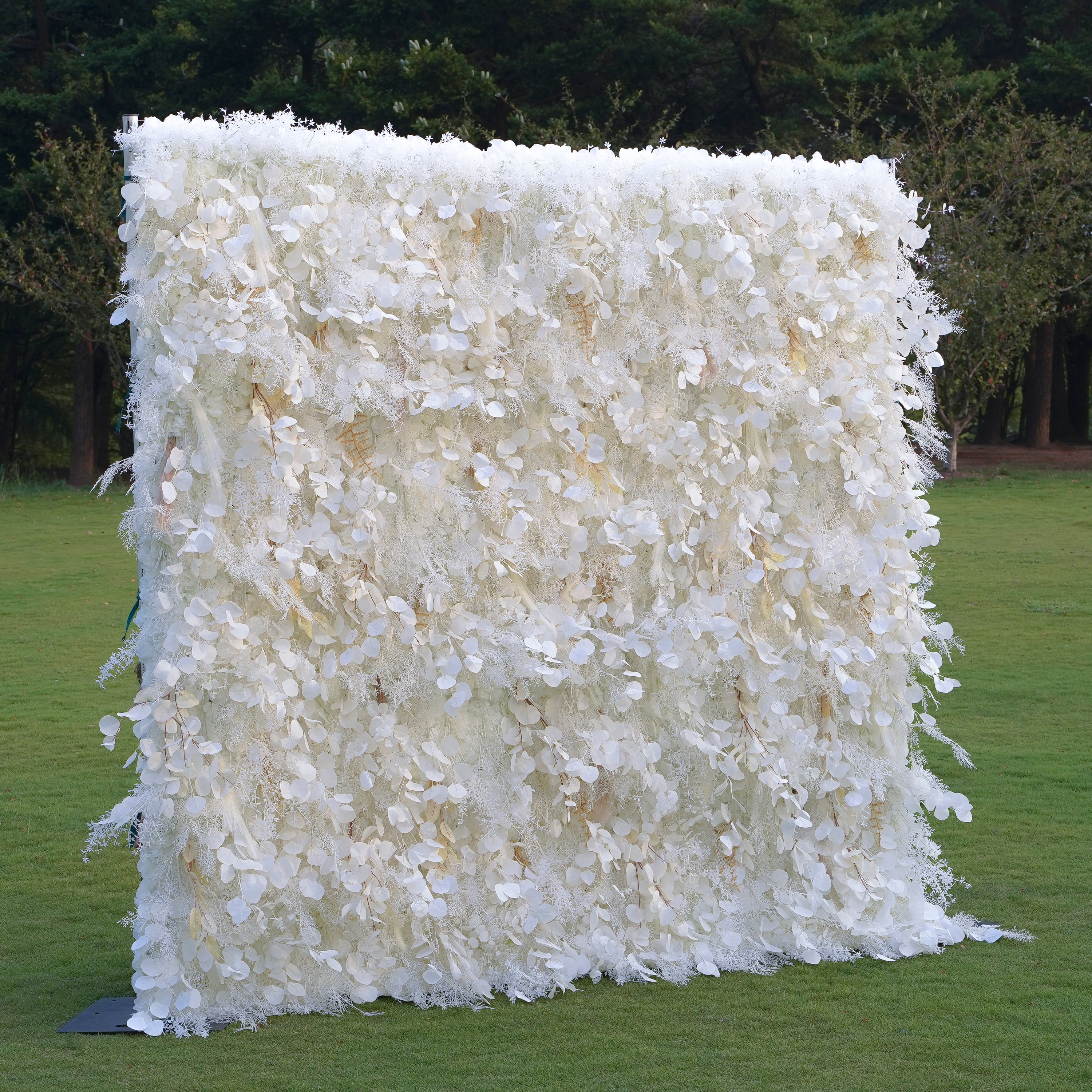 Rose Morning“The flower walls are made of artificial flowers in various colors, layered at different levels to create a lush, elegant and natural look. The exclusive zipper design and roll-up design make it easy to install and remove.”